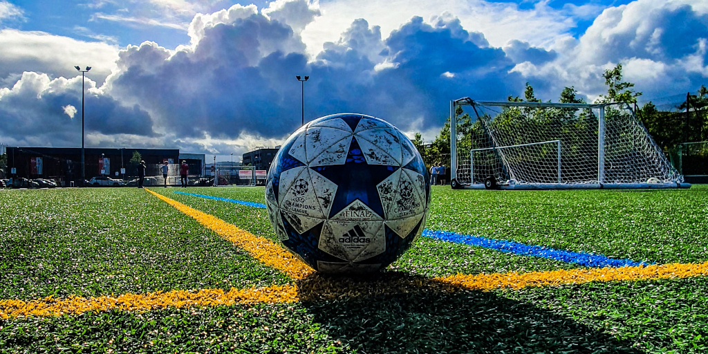 Talk. Photo by jason charters on Unsplash_edit